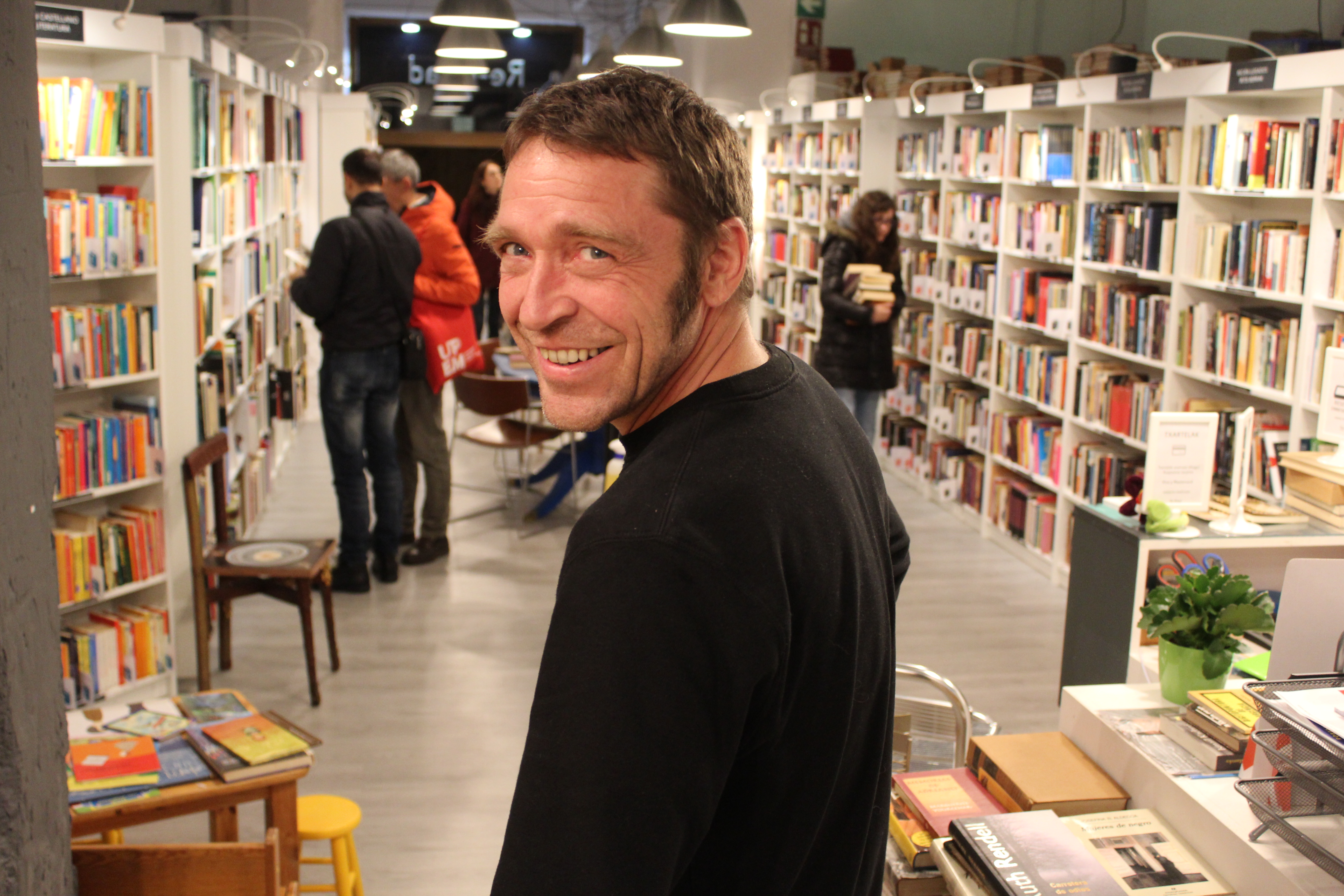 Marco Pöppelmann: practico el euskera con los clientes de mi librería – Mi receta: lomo de cerdo a la sal